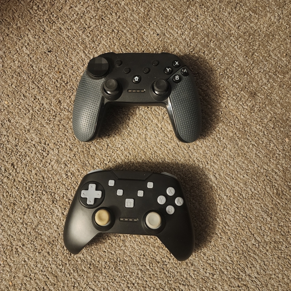 2 x Wireless Game Controllers For Switch And PC- Black and Gray